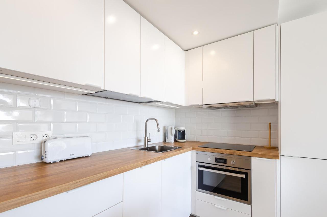 Apartment Newly Renovated With Incredible Sea Views - Rdr295 *